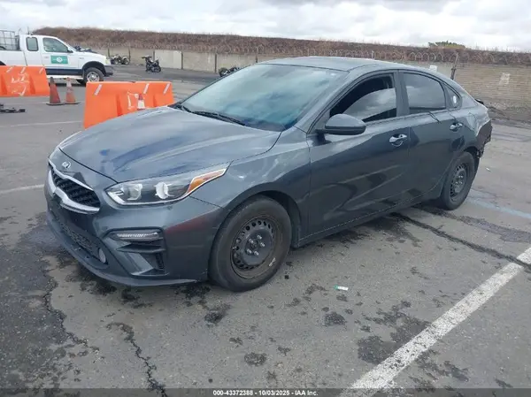 3KPF24AD3KE105090 2019 KIA FORTE - Image 2
