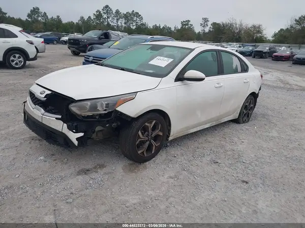 3KPF24AD3KE105445 2019 KIA FORTE - Image 2