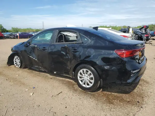 3KPF24AD3KE105929 2019 KIA FORTE - Image 2