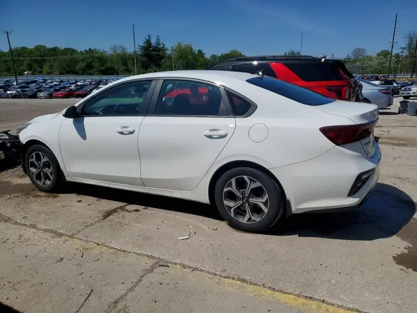 3KPF24AD3KE107972 2019 KIA FORTE - Image 2