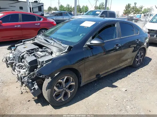 3KPF24AD3KE108135 2019 KIA FORTE - Image 2