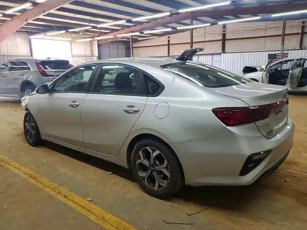 3KPF24AD3KE108359 2019 KIA FORTE - Image 2