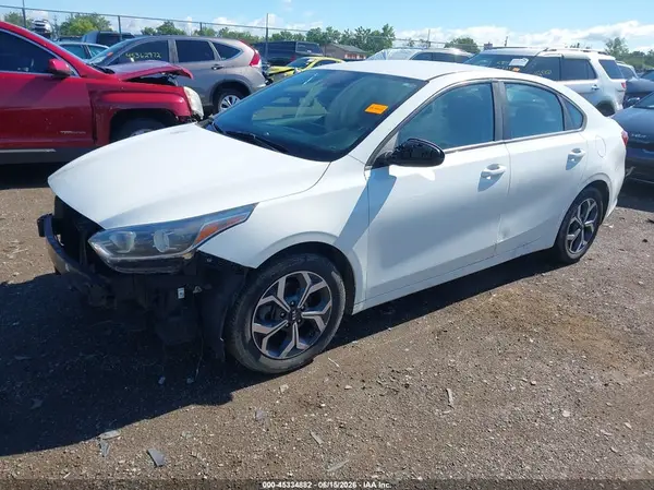 3KPF24AD3KE108555 2019 KIA FORTE - Image 2