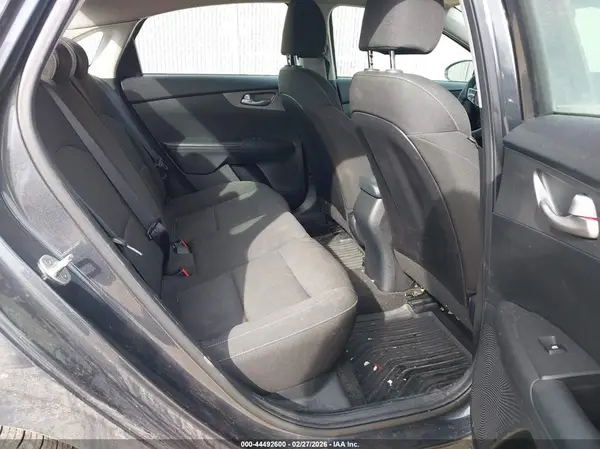 3KPF24AD3KE108698 2019 KIA FORTE - Image 8