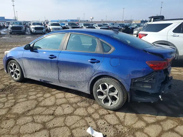 3KPF24AD3KE108779 2019 KIA FORTE - Image 2