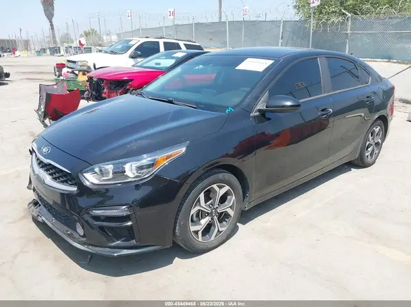 3KPF24AD3KE109303 2019 KIA FORTE - Image 2