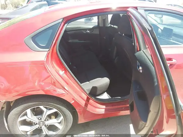 3KPF24AD3KE109396 2019 KIA FORTE - Image 8