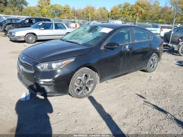 3KPF24AD3KE109754 2019 KIA FORTE - Image 2