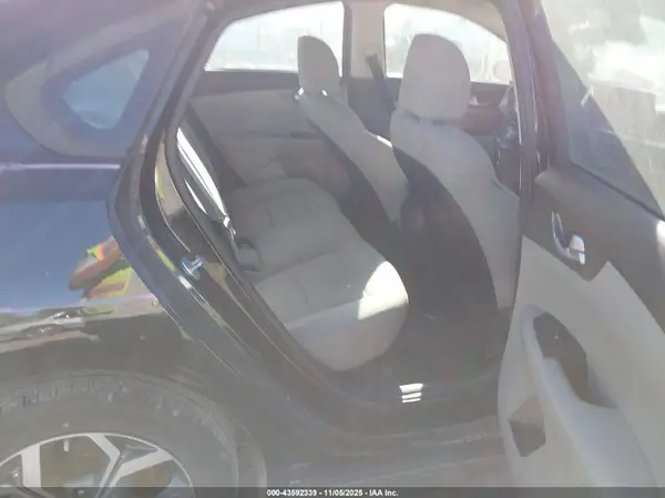 3KPF24AD3KE109754 2019 KIA FORTE - Image 8