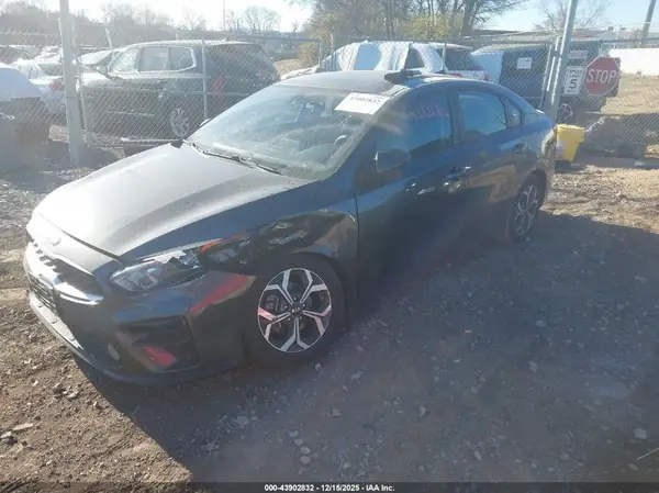 3KPF24AD3KE113156 2019 KIA FORTE - Image 2