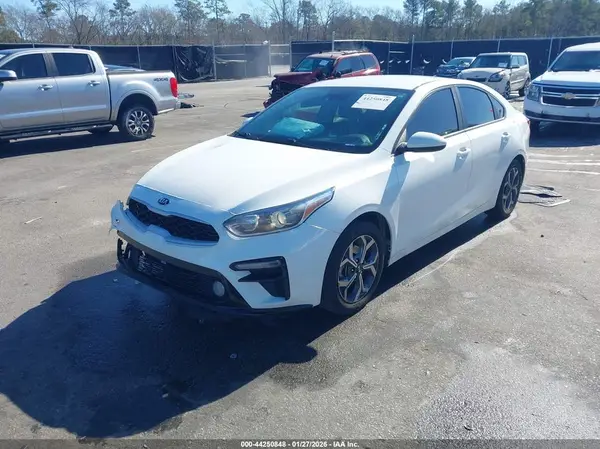 3KPF24AD3KE114632 2019 KIA FORTE - Image 2