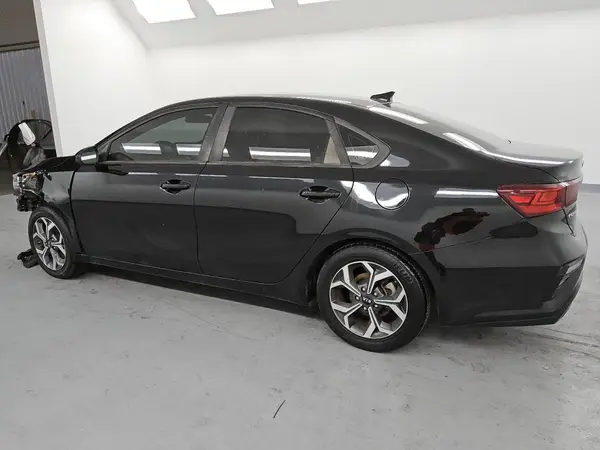 3KPF24AD3KE115621 2019 KIA FORTE - Image 2