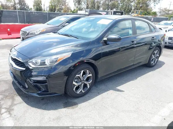 3KPF24AD3KE117904 2019 KIA FORTE - Image 2
