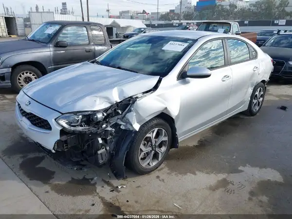 3KPF24AD3KE118292 2019 KIA FORTE - Image 2
