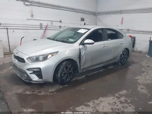 3KPF24AD3KE119734 2019 KIA FORTE - Image 2