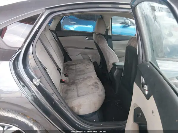3KPF24AD3KE120561 2019 KIA FORTE - Image 8