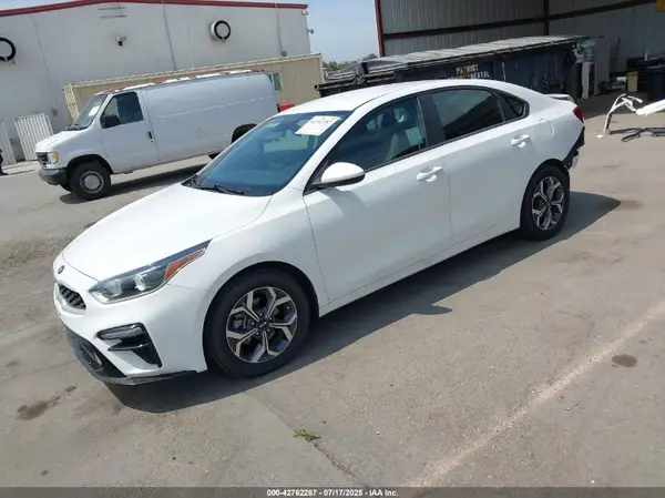 3KPF24AD3KE120639 2019 KIA FORTE - Image 2