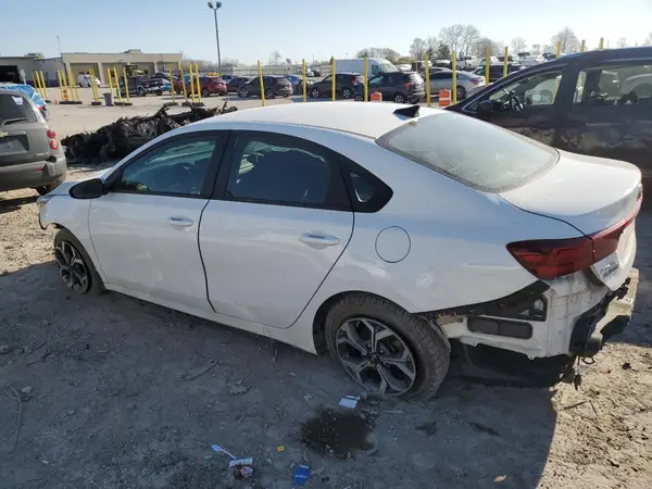 3KPF24AD3KE121158 2019 KIA FORTE - Image 2