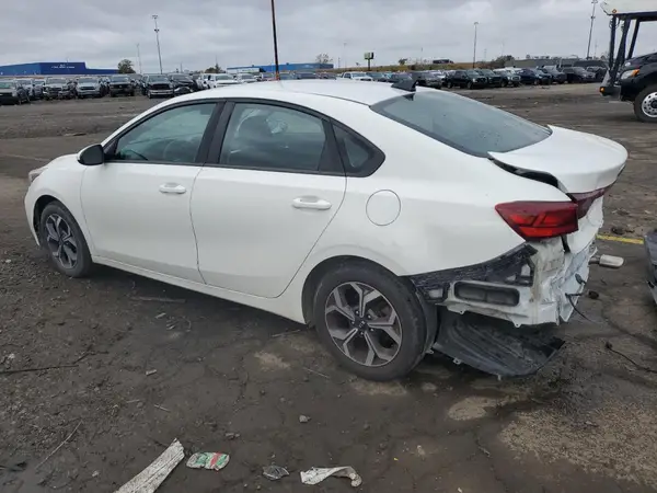 3KPF24AD3KE121774 2019 KIA FORTE - Image 2