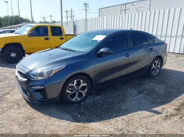 3KPF24AD3KE123492 2019 KIA FORTE - Image 2