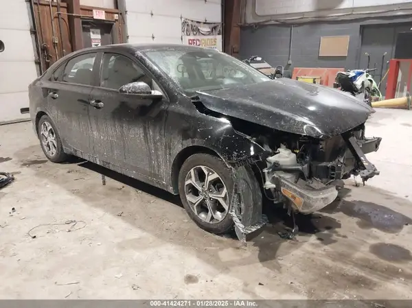 3KPF24AD3KE123573 2019 KIA FORTE - Image 1