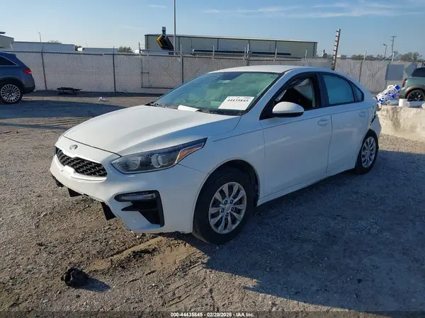 3KPF24AD3KE124111 2019 KIA FORTE - Image 2