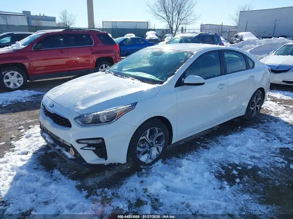 3KPF24AD3KE124285 2019 KIA FORTE - Image 2