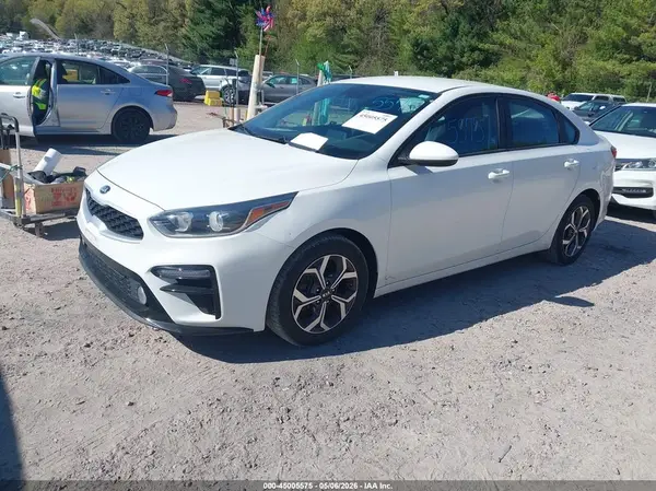 3KPF24AD3KE125548 2019 KIA FORTE - Image 2