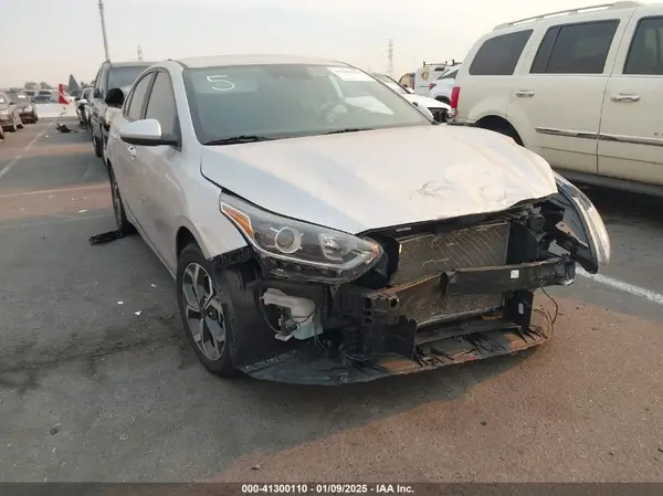 3KPF24AD3KE126473 2019 KIA FORTE - Image 1