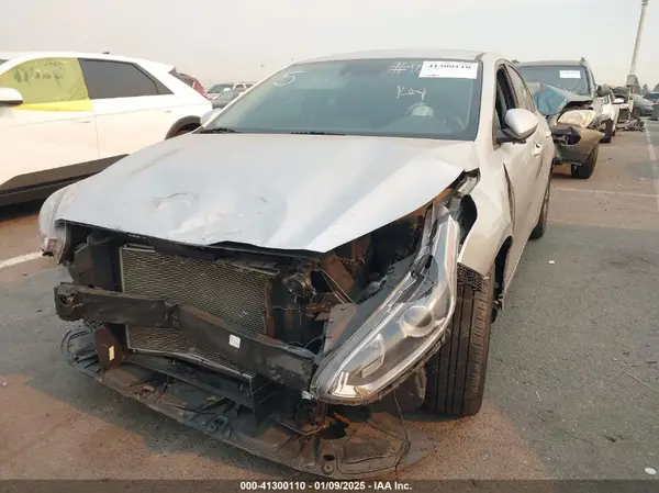 3KPF24AD3KE126473 2019 KIA FORTE - Image 2