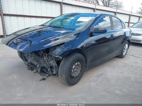 3KPF24AD3KE127221 2019 KIA FORTE - Image 2