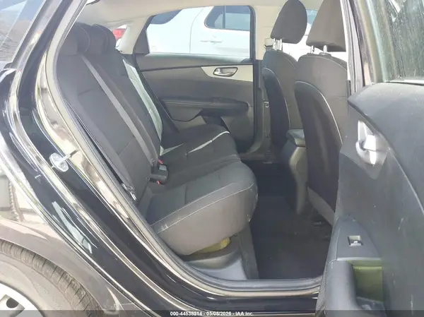 3KPF24AD3KE127221 2019 KIA FORTE - Image 8