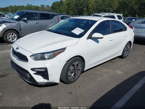 3KPF24AD3KE127364 2019 KIA FORTE - Image 2