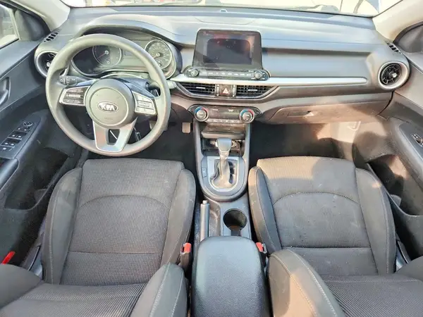 3KPF24AD3KE132631 2019 KIA FORTE - Image 8