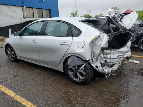 3KPF24AD3KE132998 2019 KIA FORTE - Image 2