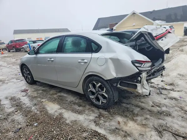 3KPF24AD3KE133665 2019 KIA FORTE - Image 2