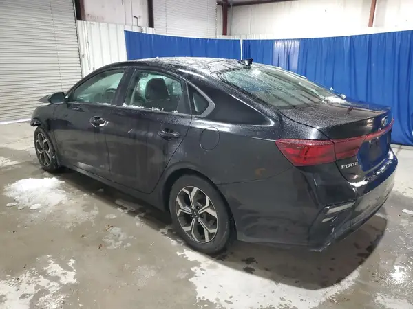 3KPF24AD3KE133875 2019 KIA FORTE - Image 2