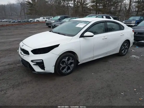 3KPF24AD3KE135321 2019 KIA FORTE - Image 2