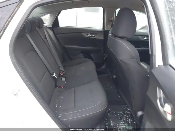 3KPF24AD3KE135321 2019 KIA FORTE - Image 8