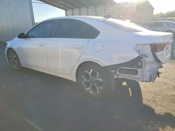3KPF24AD3KE137375 2019 KIA FORTE - Image 2
