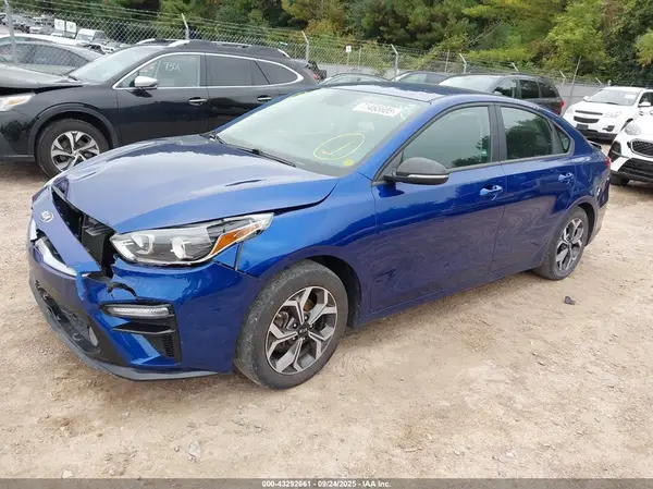 3KPF24AD3KE137425 2019 KIA FORTE - Image 2