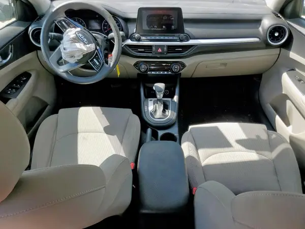 3KPF24AD3KE137697 2019 KIA FORTE - Image 8