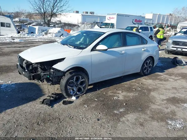 3KPF24AD3LE156817 2020 KIA FORTE - Image 2