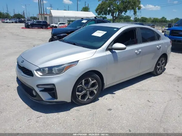 3KPF24AD3LE170748 2020 KIA FORTE - Image 2