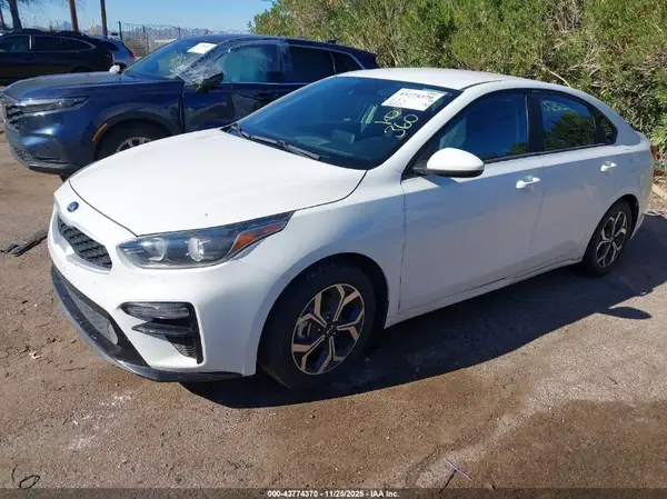 3KPF24AD3LE178980 2020 KIA FORTE - Image 2