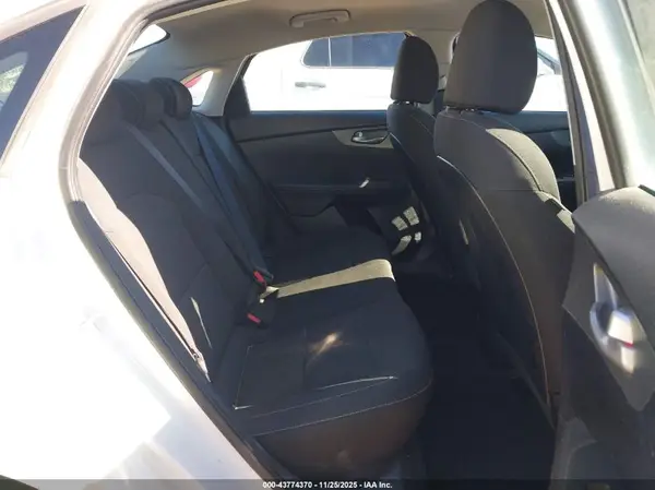 3KPF24AD3LE178980 2020 KIA FORTE - Image 8