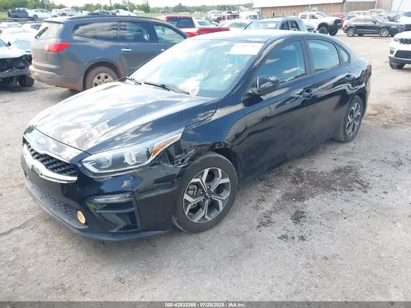 3KPF24AD3LE180504 2020 KIA FORTE - Image 2