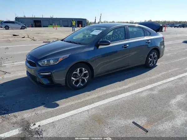 3KPF24AD3LE183452 2020 KIA FORTE - Image 2