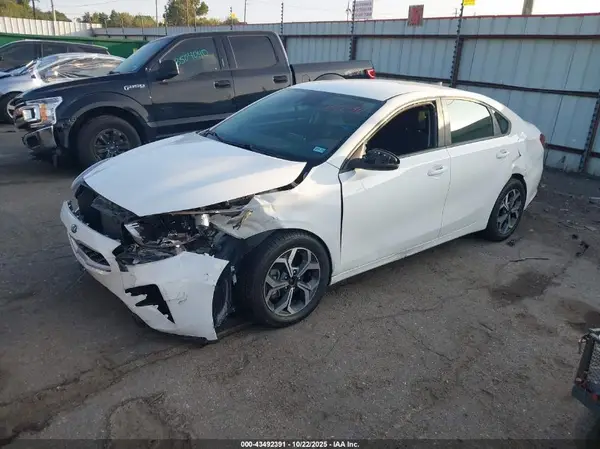 3KPF24AD3LE199229 2020 KIA FORTE - Image 2