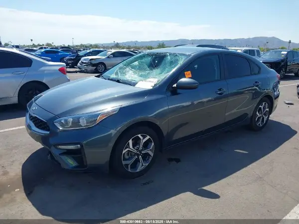 3KPF24AD3LE209385 2020 KIA FORTE - Image 2